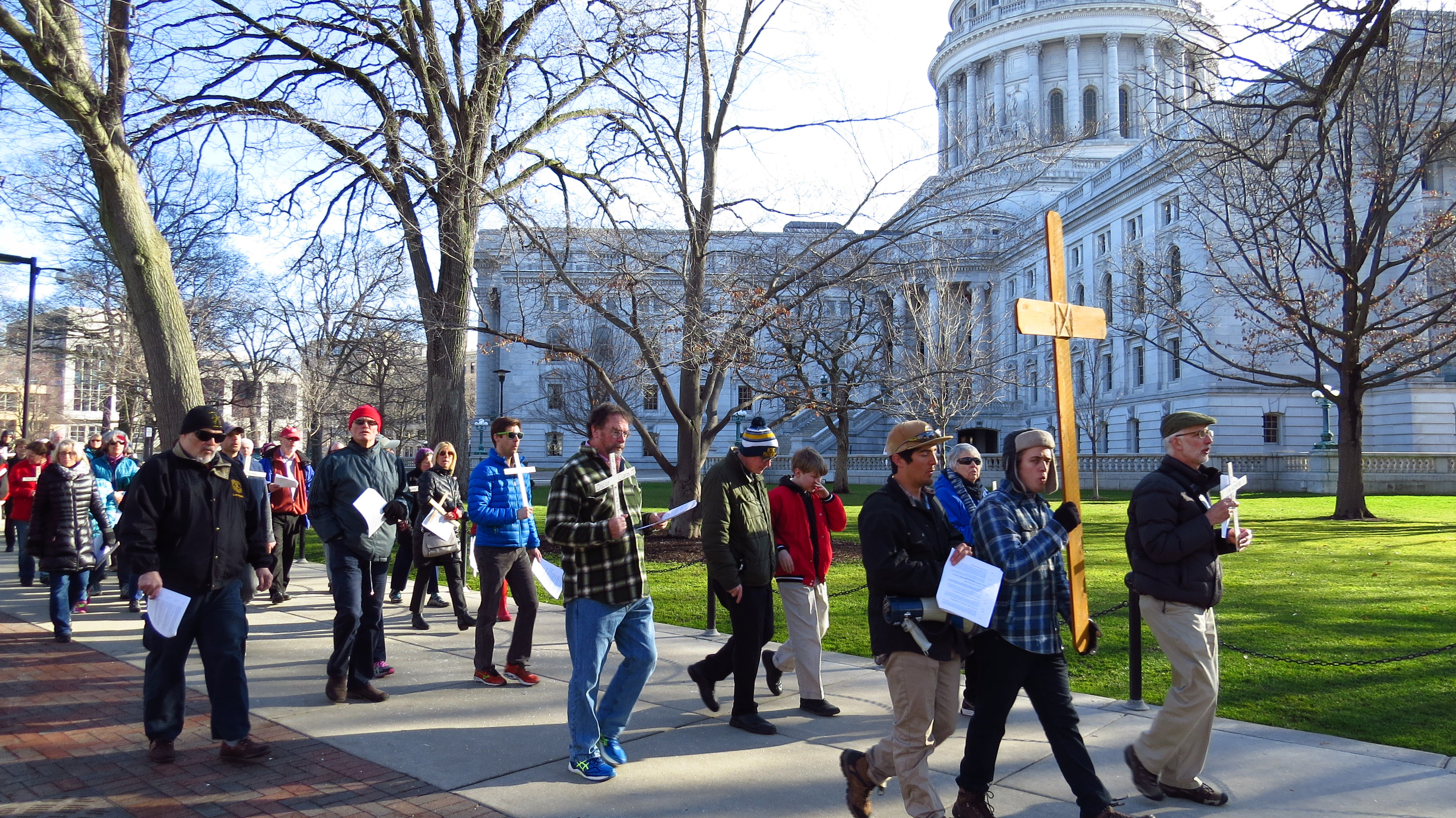 Madison-Stations-Cross-walk-past-state-capital