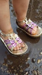 little-girl-sandals-mud-rain