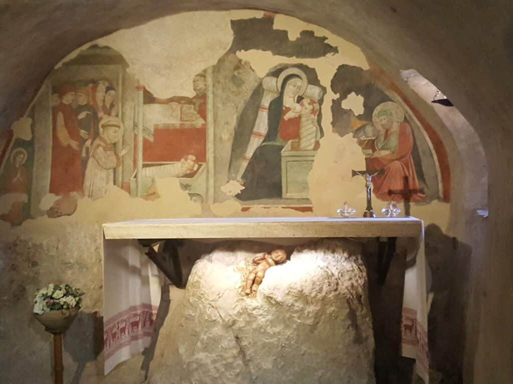 stone-wall-art-baby-jesus