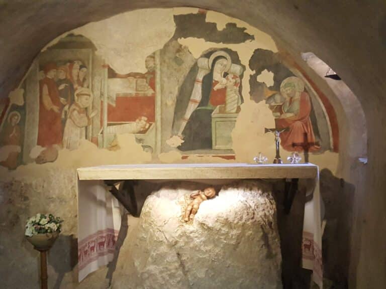 stone-wall-art-baby-jesus