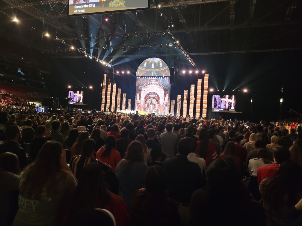 large-crowd-SEEK-conference